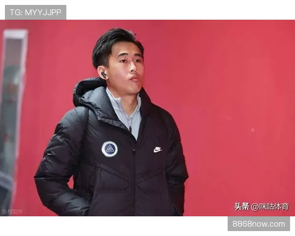 戴伟浚的比赛阅读能力如何影响其场上稳健性？